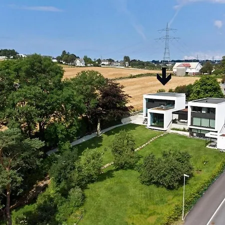Ons 2026 Luxury Designer With Private Pond, 4 Bedrooms, 3 Bathrooms Villa